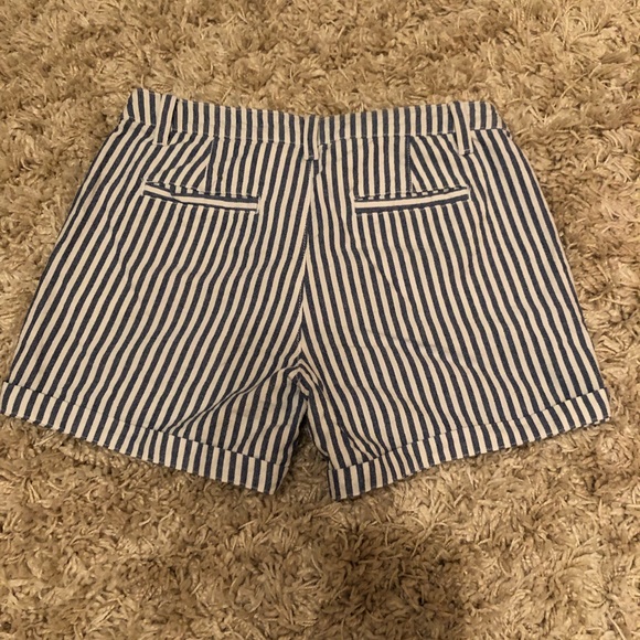 Women's GAP blue and white striped shorts - Picture 2 of 2